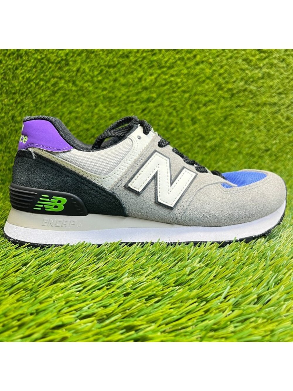 New Balance 574 Boys Size 4.5Y Gray White Black‎ Walking Running Shoes Sneakers